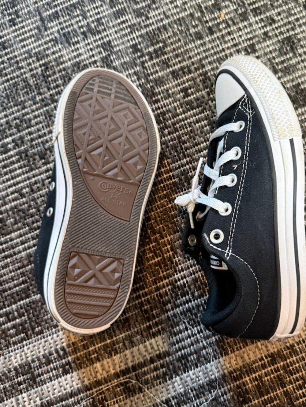 Converse Chuck Taylor All Star Kids Size 3.5 Black Canvas Sneakers Like New - Picture 2 of 5